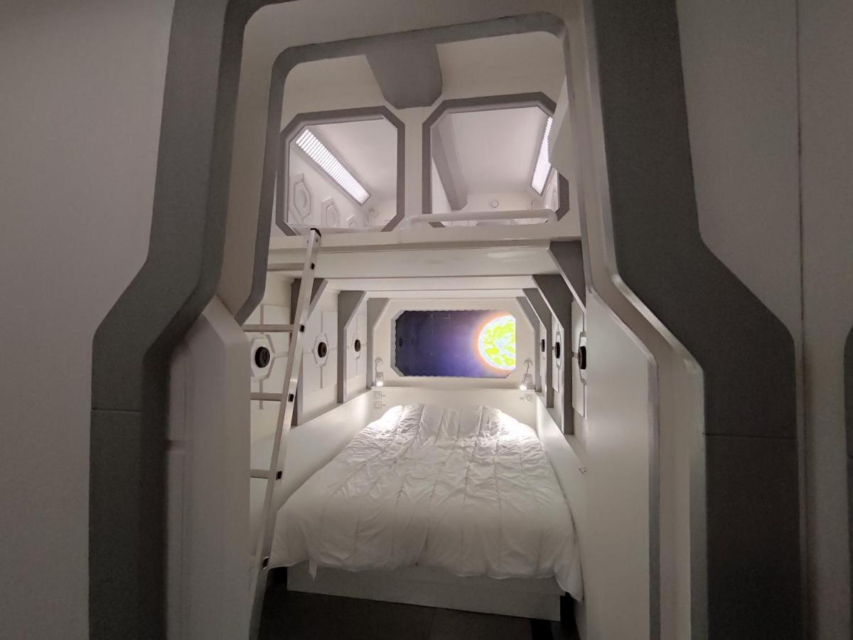 Space Lodge, Vaisseau Spatial - Jeu Type Escape Game *