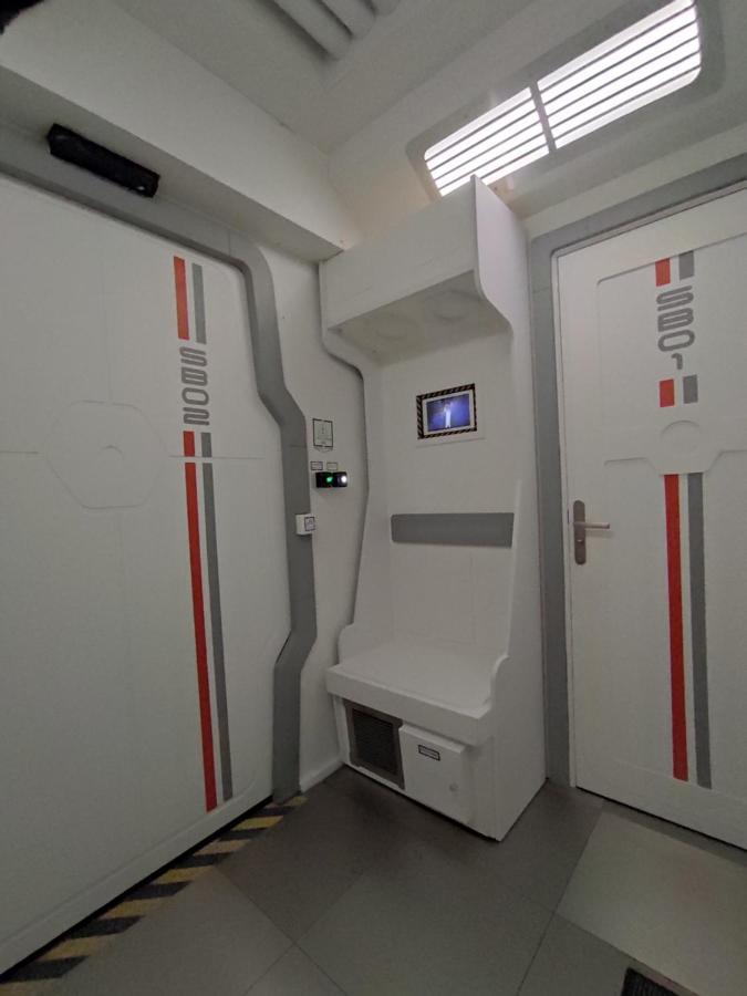 Space Lodge, Vaisseau Spatial - Jeu Type Escape Game * Lisieux